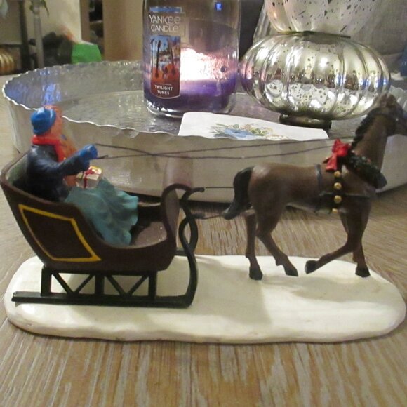 Lemax Dashing Through The Snow Village Collection Christmas Horse Sleigh - Picture 2 of 5